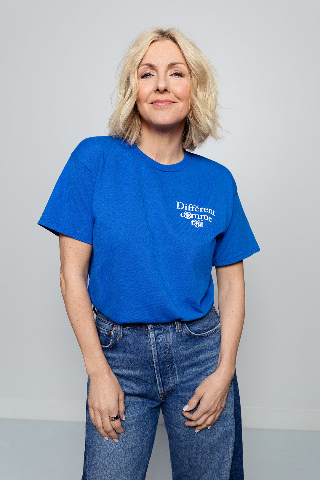 T-shirt col rond Différent comme toi - adulte - bleu royal (illustration par LeBicar)