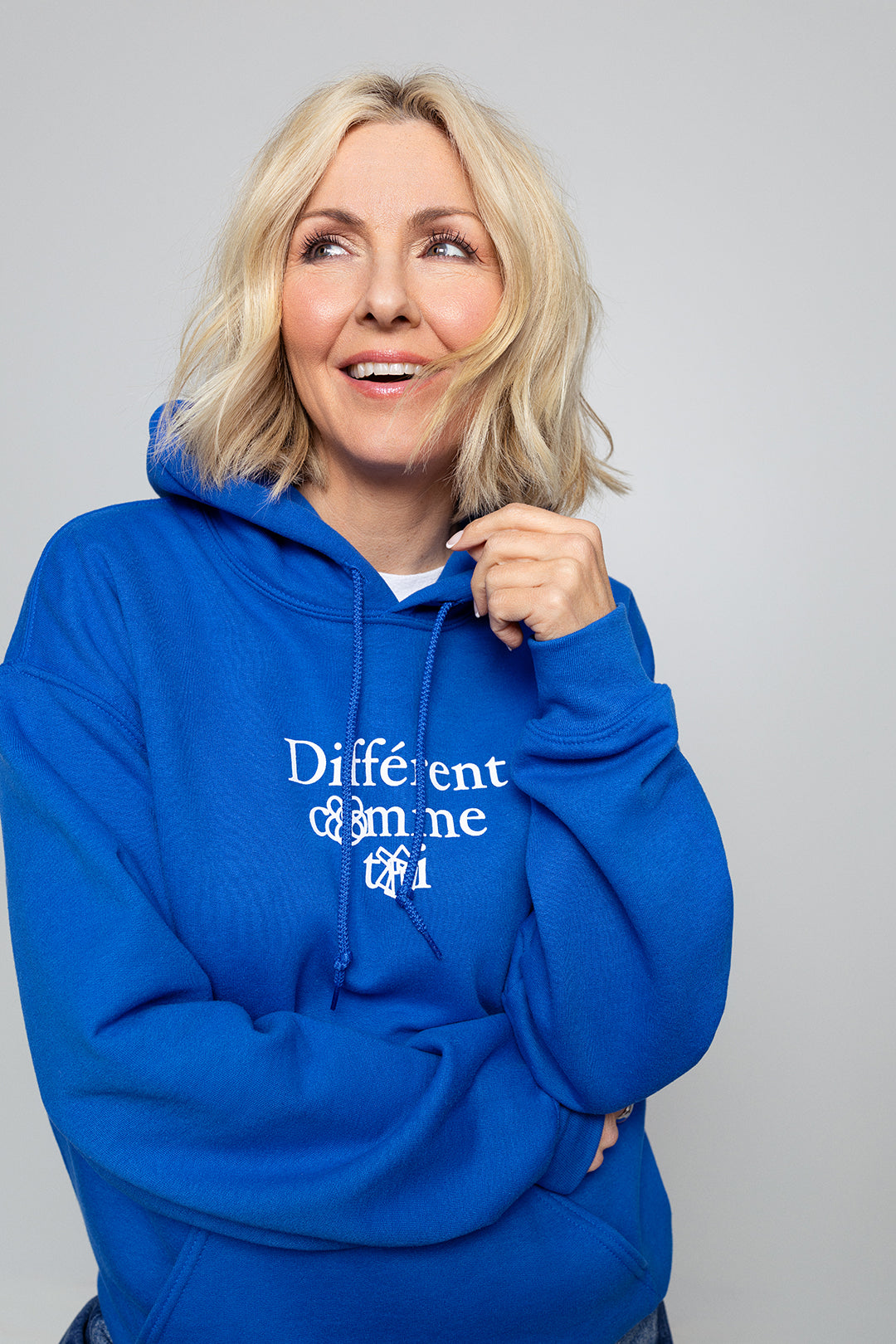 Molleton à capuchon Différent comme toi - adulte - bleu royal (illustration par LeBicar)